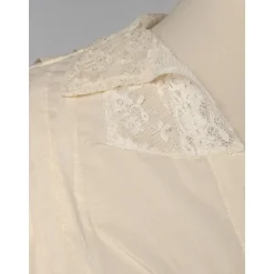 Camicia romantica