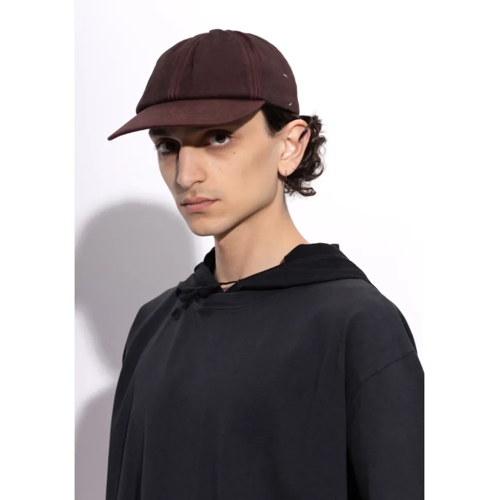Casquette avec visière