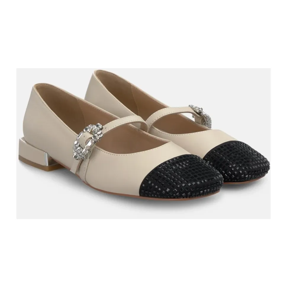 Chaussure plate avec embout en strass