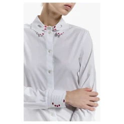 Chemise à col brodé