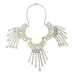 Collier orné