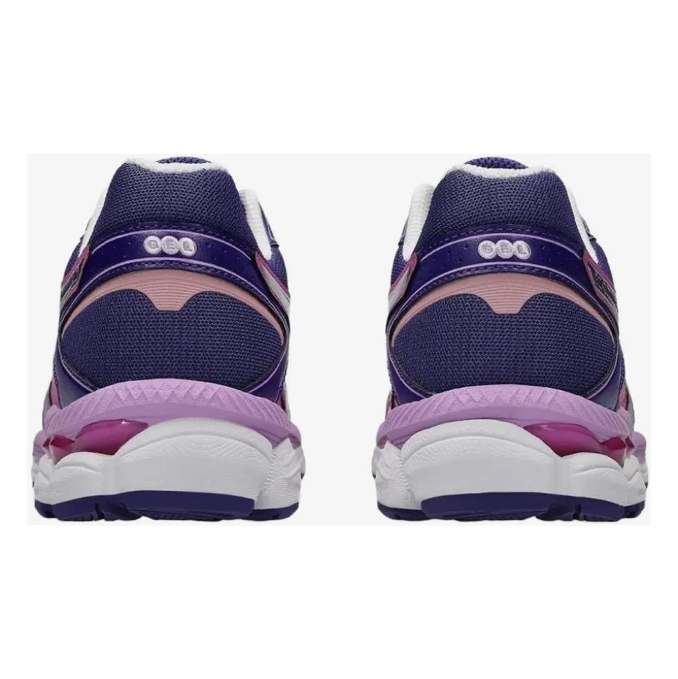 GEL CUMULUS 16 Sneakers