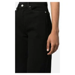 Jeans larges à jambes larges