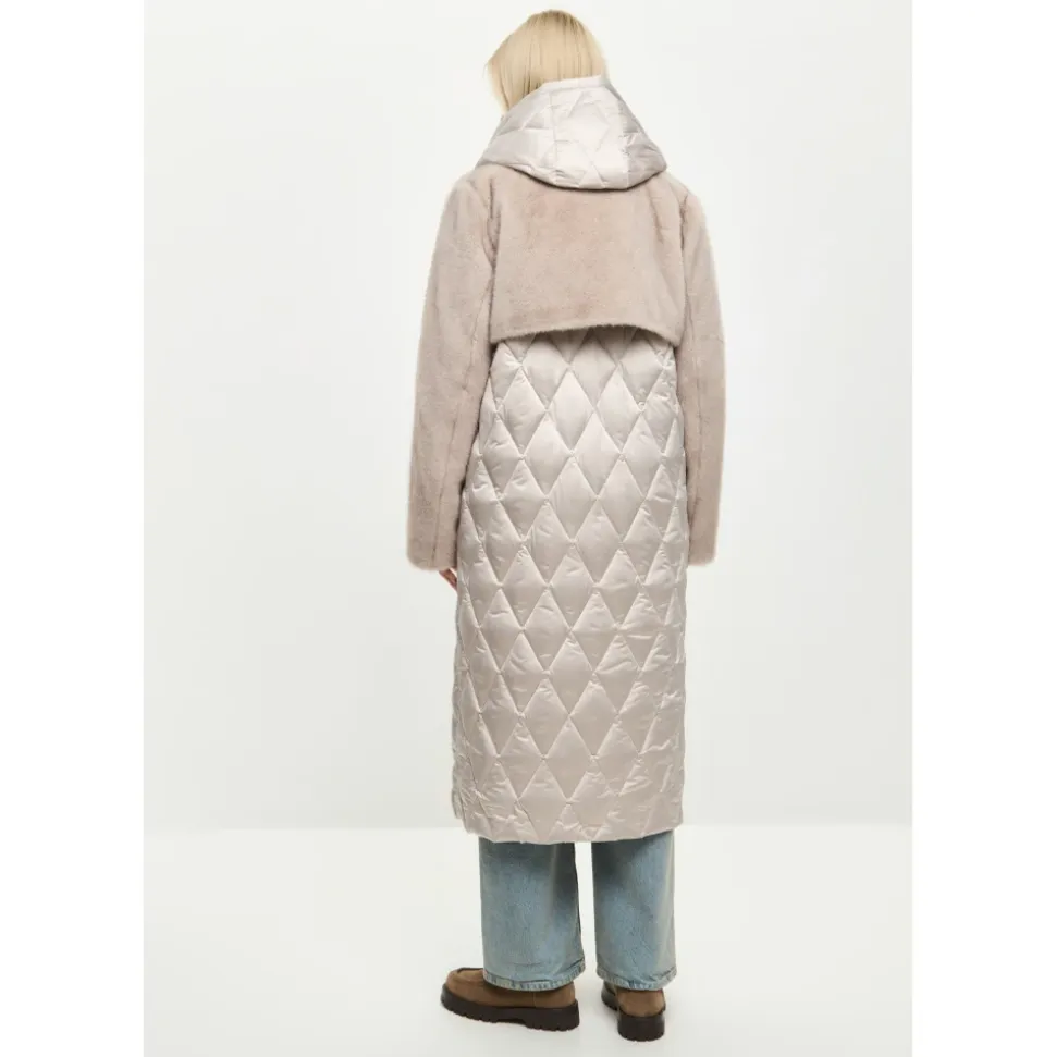 Manteau matelassé en fausse fourrure perle avec ceinture