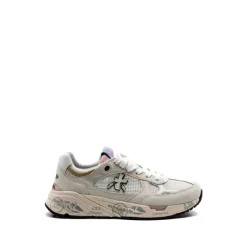 Mased Sneakers