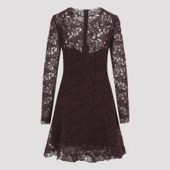 Mini-robe en dentelle
