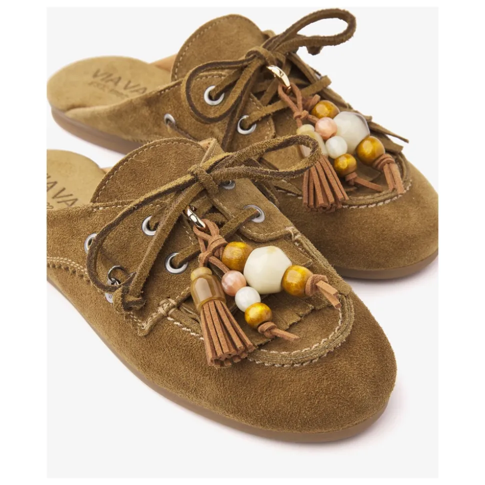 Mules June Rhea