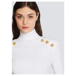 Pull en maille avec boutons dorés