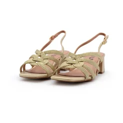 Sandales en cuir doré avec dos tissé