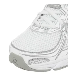 740 Sneakers